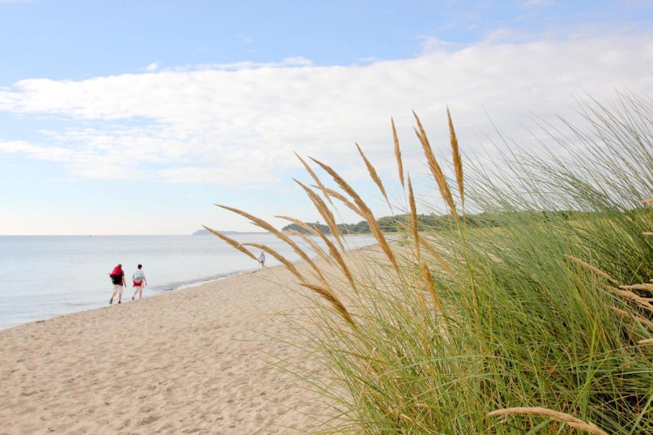 Strandnah Mit Terrasse, Gratis Nutzung Vom Ahoi Erlebnisbad Und Sauna In Sellin - Strandhaus Moenchgut Fewo06 Lobbe Zewnętrze zdjęcie